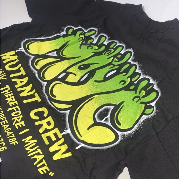 Mutant Ape Yacht Club - MAYC "Graffiti Tee" Anchor Tee - size Medium *RARE* - Picture 6 of 12